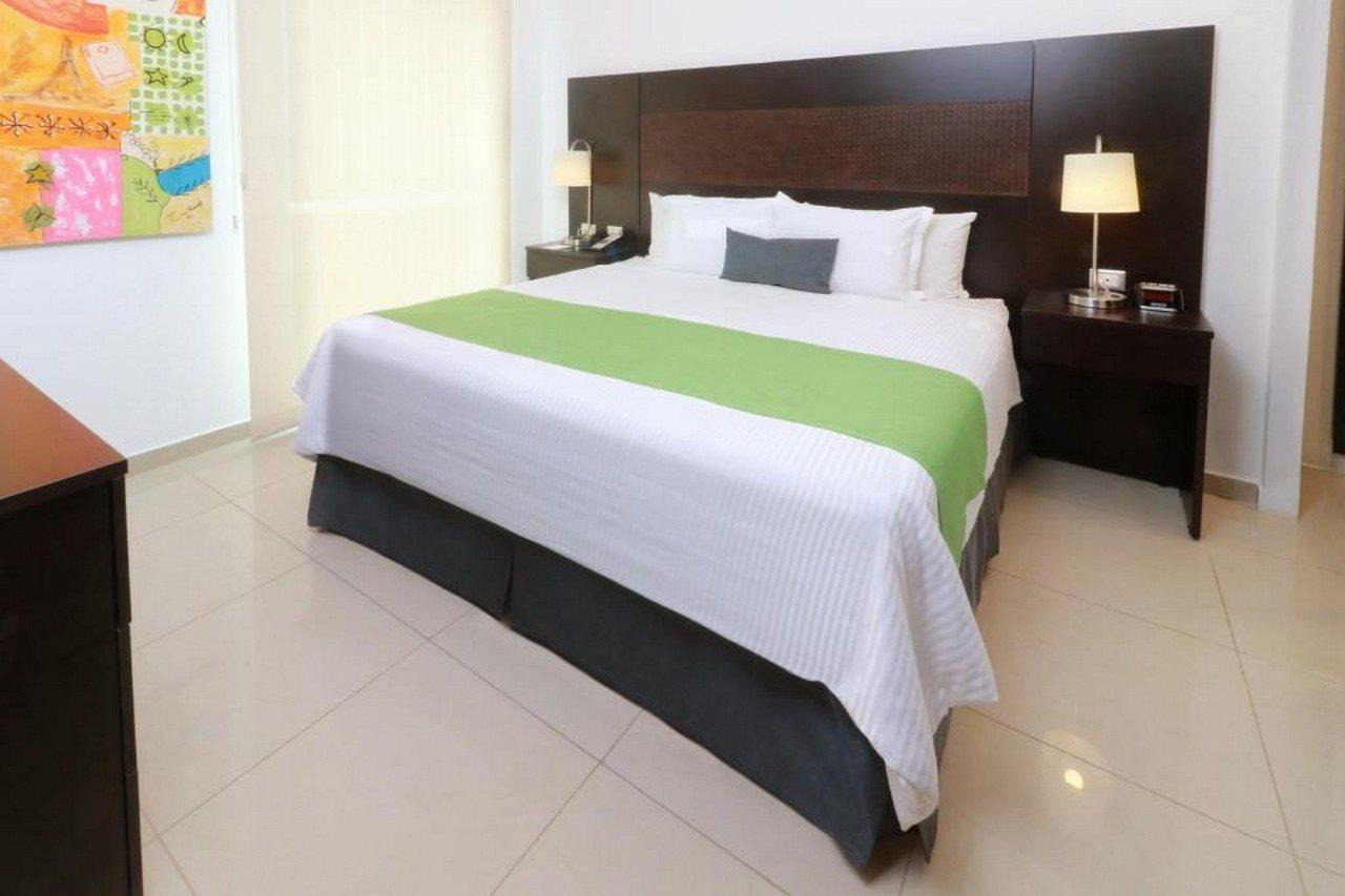Hotel Wyndham Garden Guadalajara Acueducto Zapopan Exterior foto