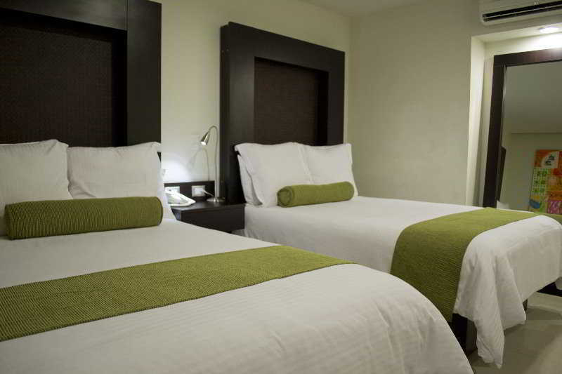 Hotel Wyndham Garden Guadalajara Acueducto Zapopan Exterior foto